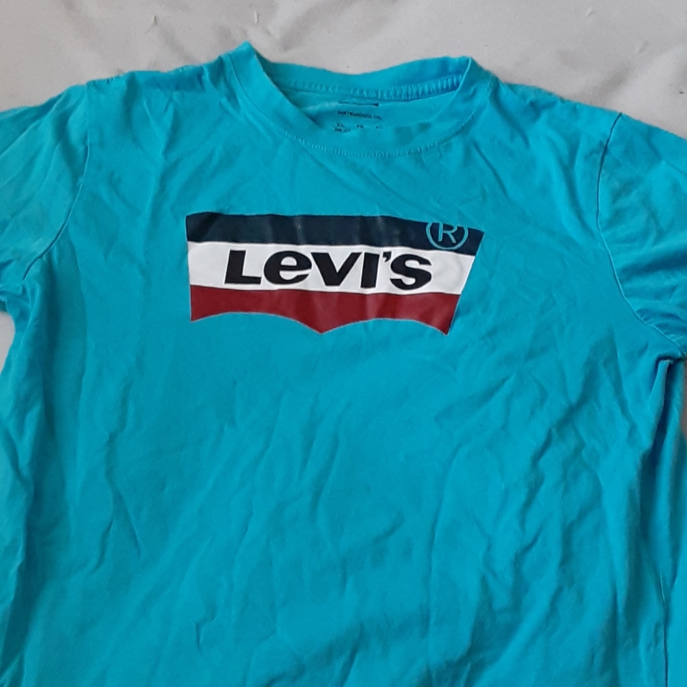 Levi's boys xl shirt